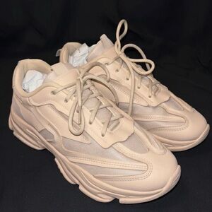 Elegant Beige Women's Sneakers